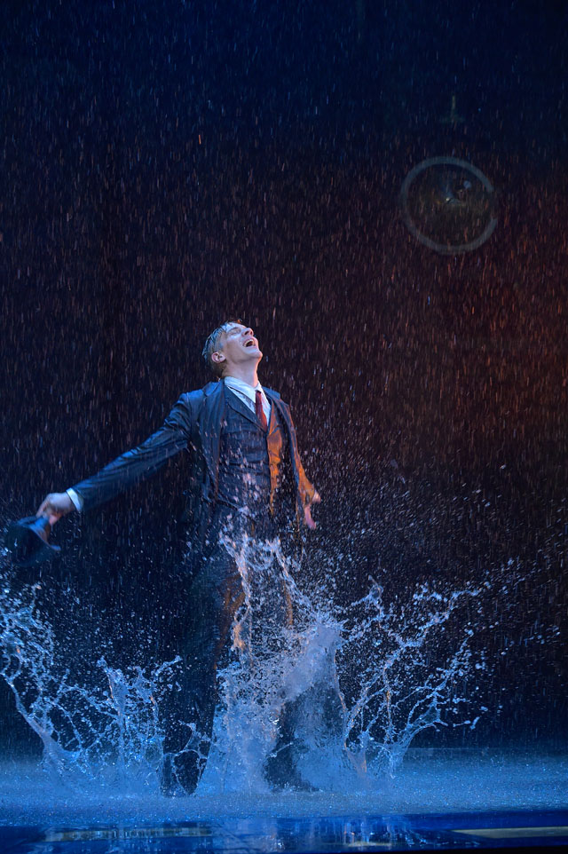 10万人以上を魅了したミュージカル『SINGIN' IN THE RAIN～雨に唄えば